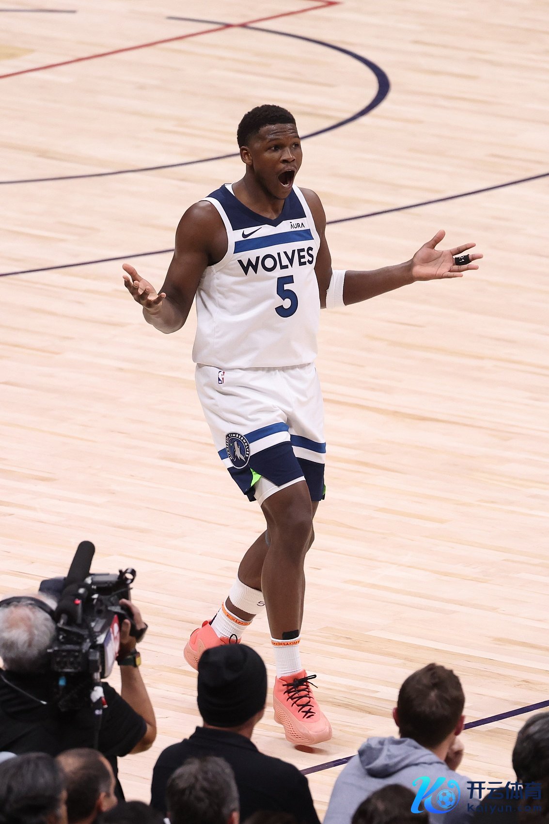 内特-罗宾逊：爱德华兹是现时NBA最好球员 他看起来像乔丹男儿