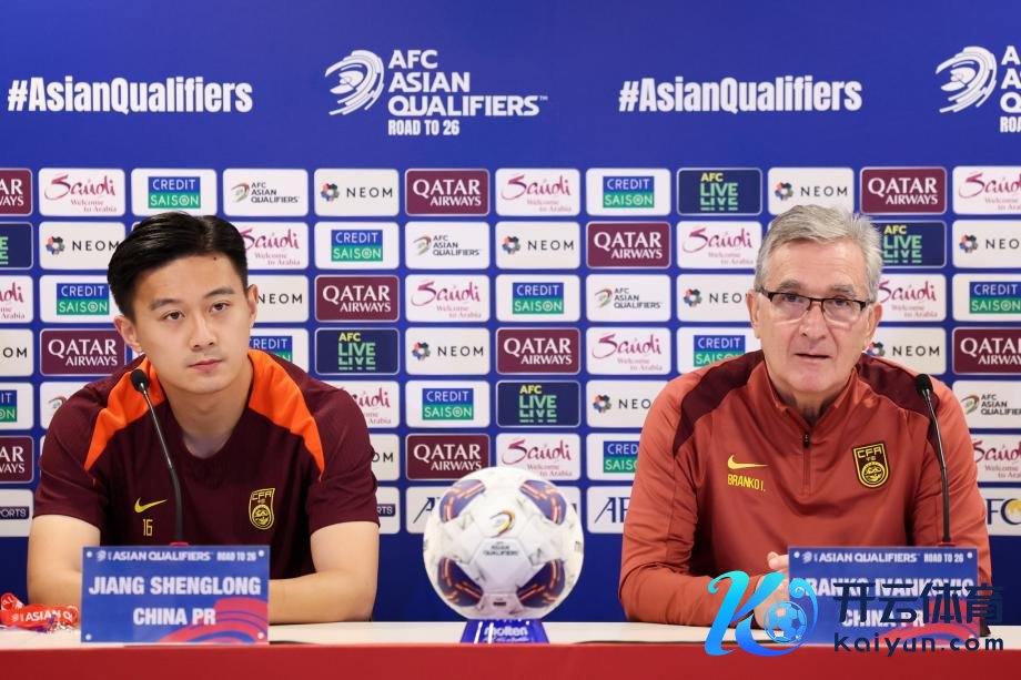 [图]寰球杯亚洲区预选赛18强赛 国足备战巴林