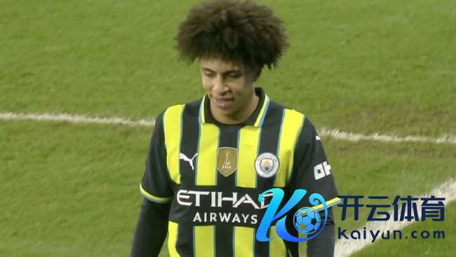 曼城后卫里科-刘易斯上轮染红